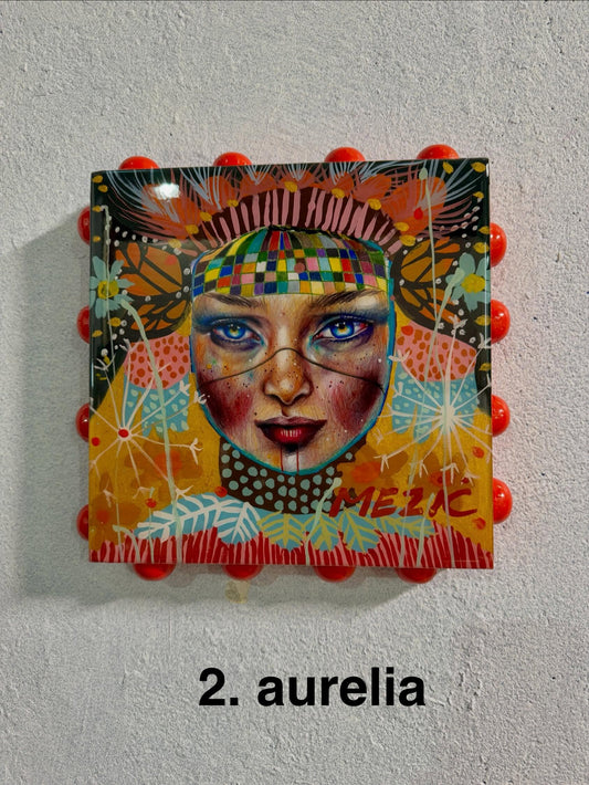 Aurelia 25cm resin artwork by Mariana Mezic — front view