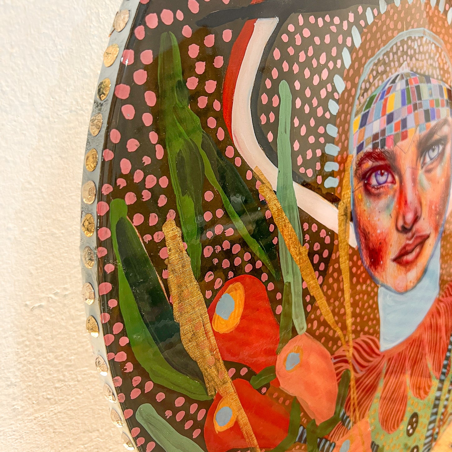 "Cassandra" 60cm  Resin Round